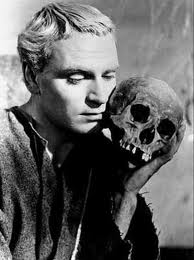 Hamlet and skull