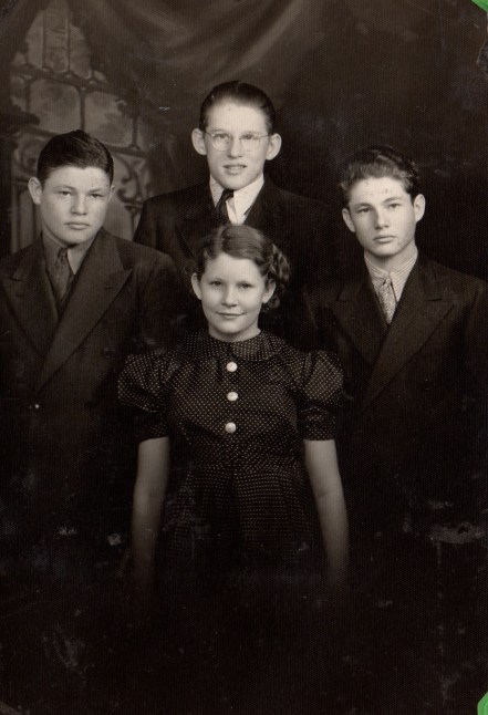 My dad and siblings 1933