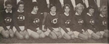 Jr high cheerleaders