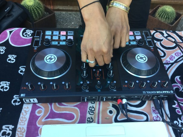 yoga DJ